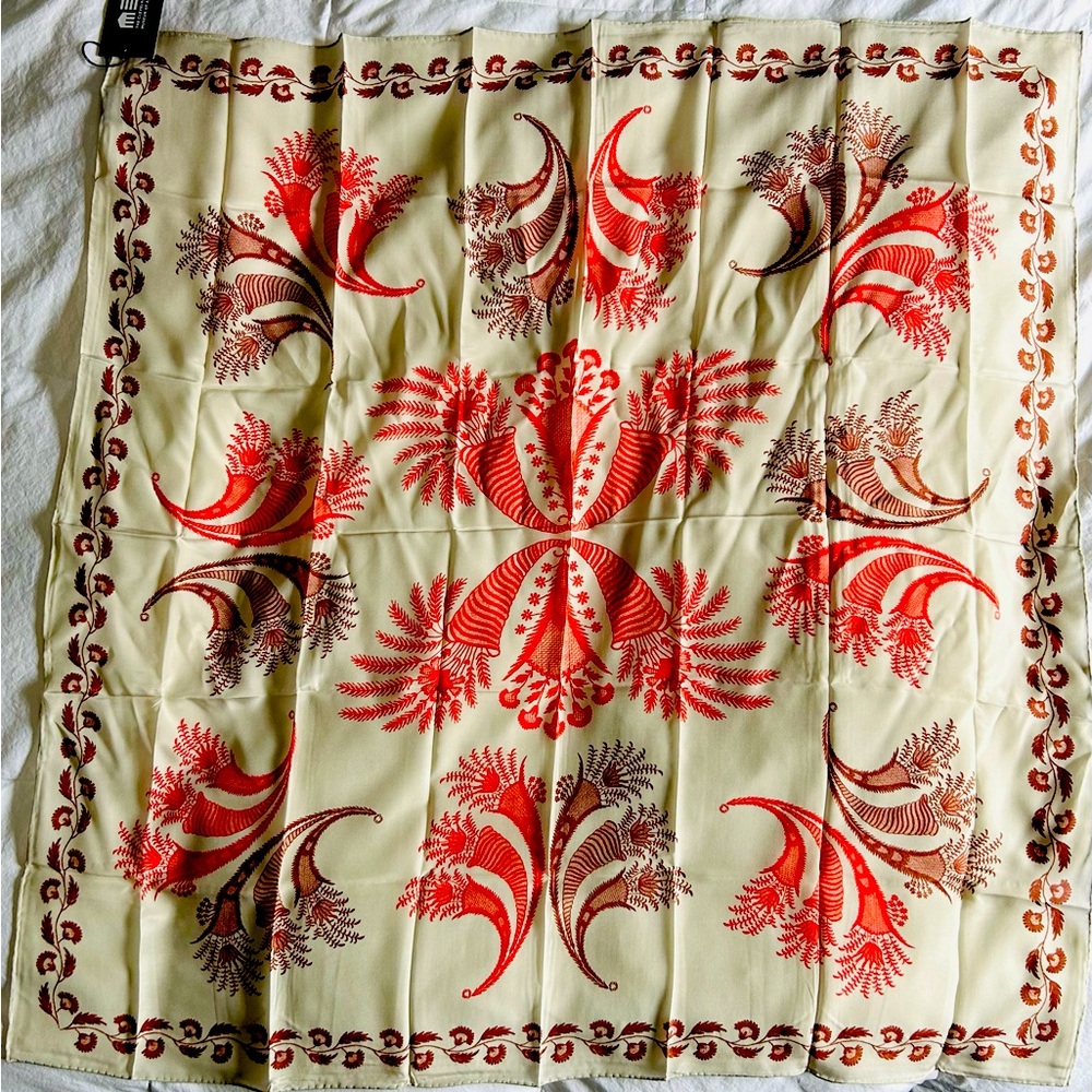 Silk scarf NWT Cleveland museum of Art